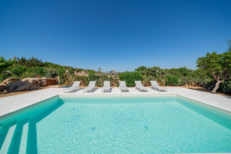 Villa Adele a Monte Petrosu - Esclusiva villa con piscina
