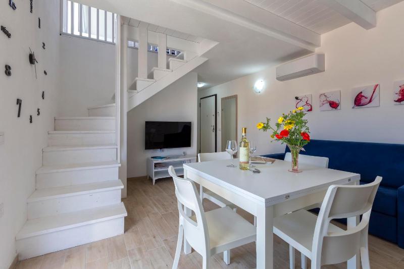 Appartamento Isola Rossa - Comfort e vista mare unica
