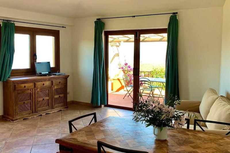 Sunrise 23 a San Pantaleo - Appartamento con piscina