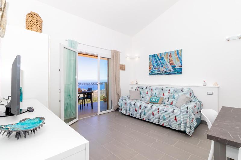Carolina House a Trinità d'Agultu - Moderno apt con piscina