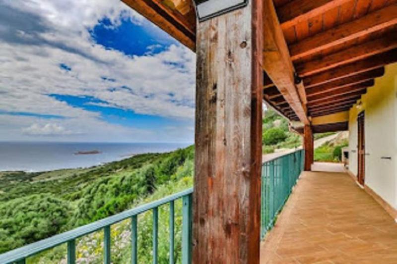 Villa in Sardinia a Isola Rossa - Lusso Fronte Mare