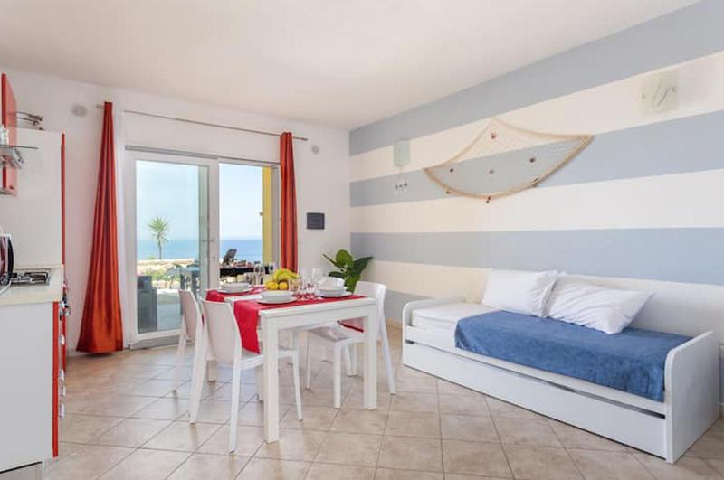Happy House a Isola Rossa - Appartamento con vista mare