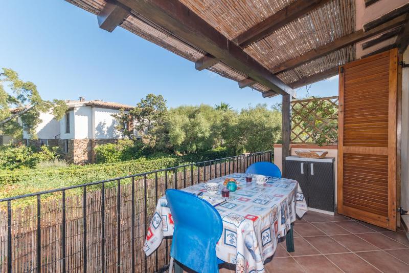 Casa Emozione a Marinella - Appartamento con piscina e vista