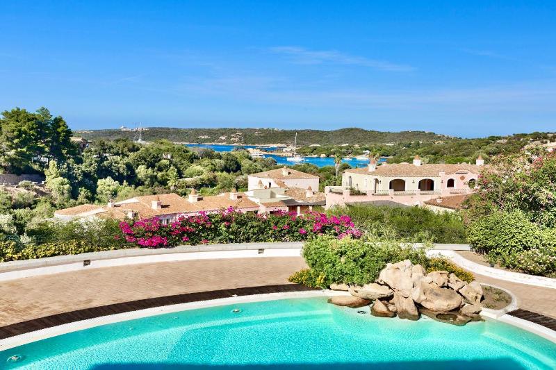 Residence con Piscina a Liscia di Vacca - Relax vicino al mare
