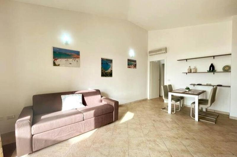 Appartamento a Isola Rossa - Vista Mare Vicino Spiaggia