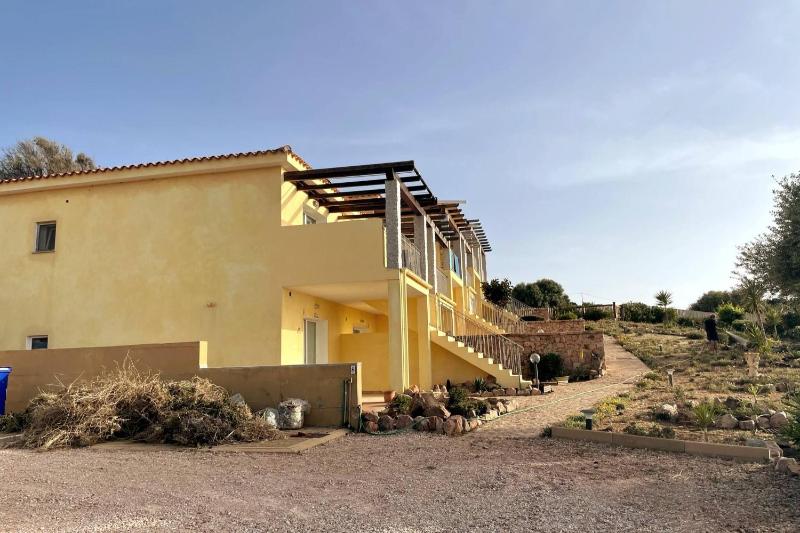 Appartamento a Isola Rossa - Vista Mare Vicino Spiaggia
