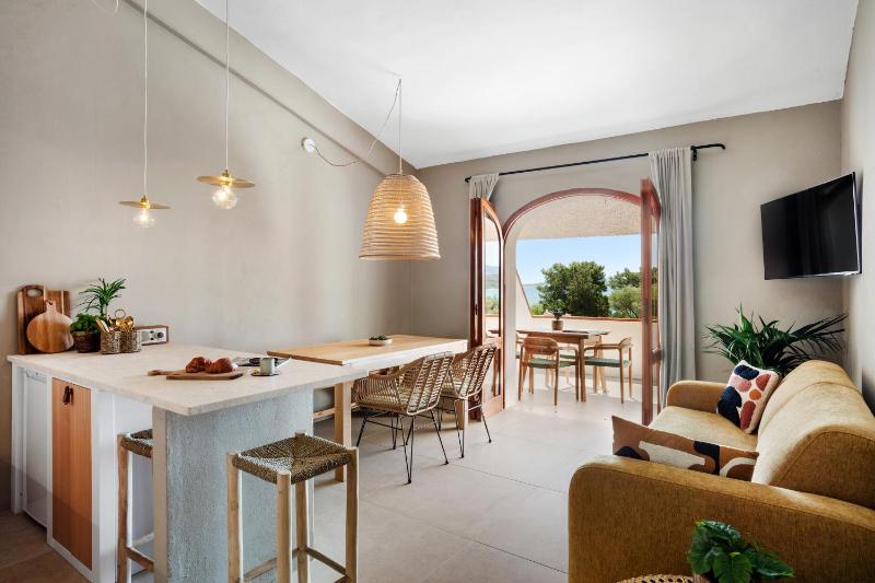 Baia Dorata a Porto Istana - Lussuoso apt fronte mare