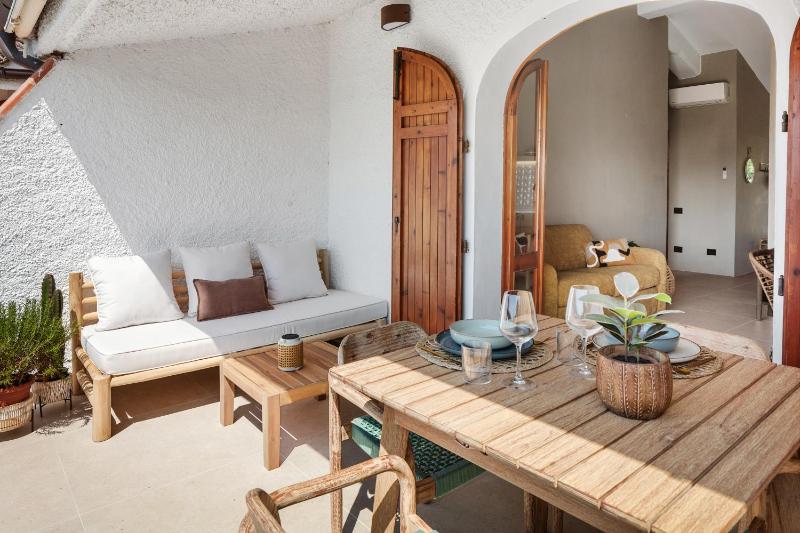 Baia Dorata a Porto Istana - Lussuoso apt fronte mare