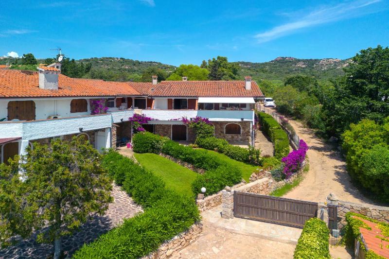 Baia Dorata a Porto Istana - Lussuoso apt fronte mare