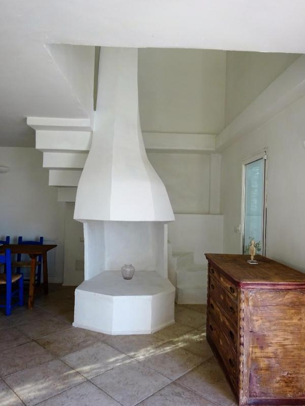 WHITE a San Pantaleo - Spazioso appartamento centrale