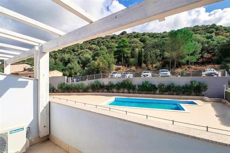 Stelle Marine a Viddalba - Elegante Appartamento Vista Piscina