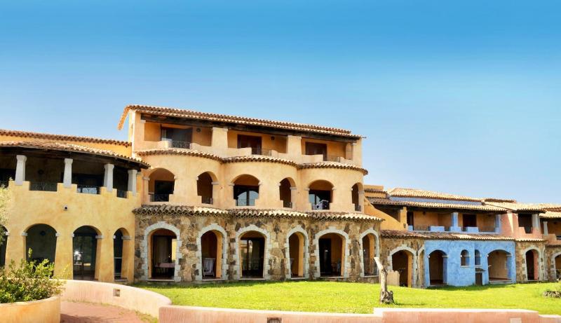 Residence a Marinella - Lussuoso appartamento con spiaggia